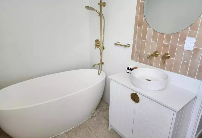 Kirra Beach Apartments