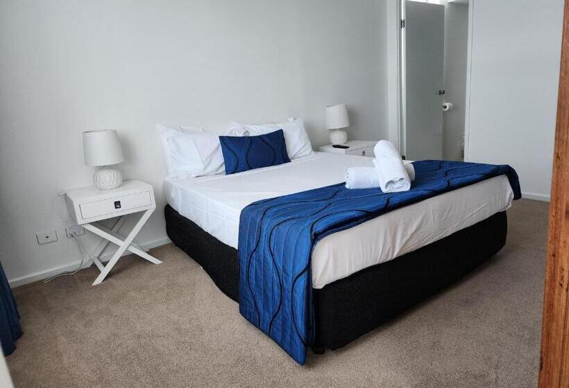 Kirra Beach Apartments