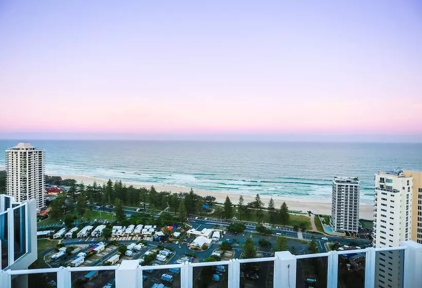 Oscar On Main Beach Resort