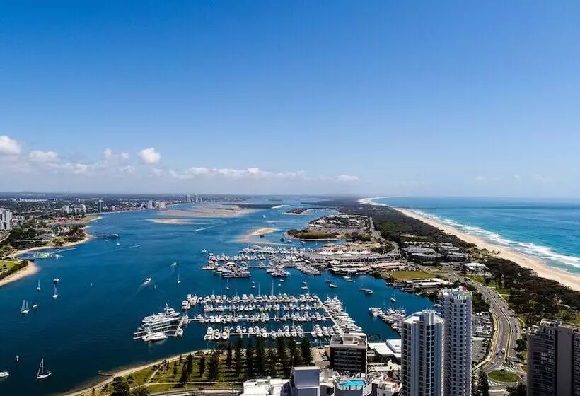 Oscar On Main Beach Resort