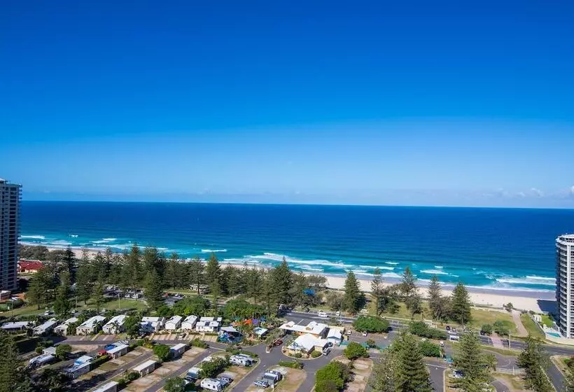 Oscar On Main Beach Resort