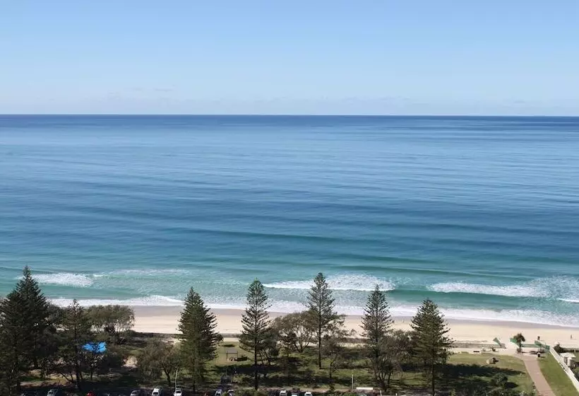 Oscar On Main Beach Resort