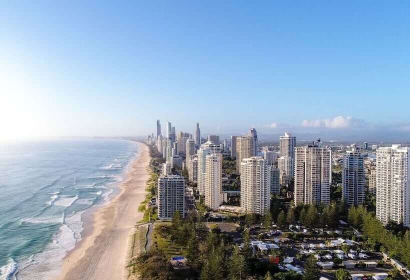 Oscar On Main Beach Resort