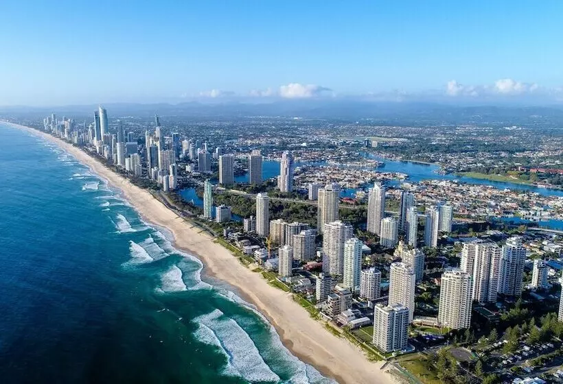 Oscar On Main Beach Resort