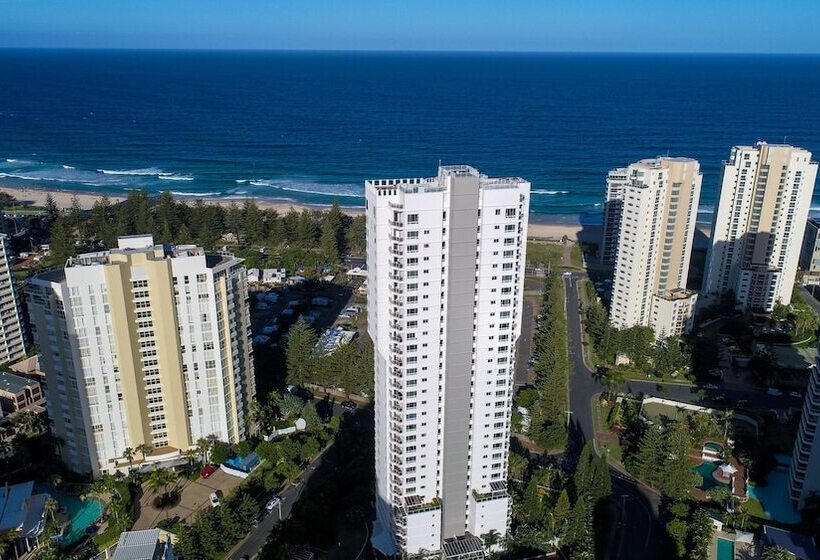 Oscar On Main Beach Resort