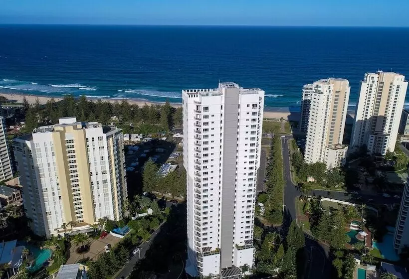 Oscar On Main Beach Resort