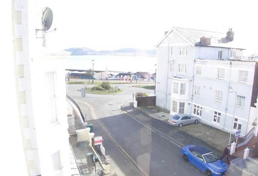 Пансион Beach House