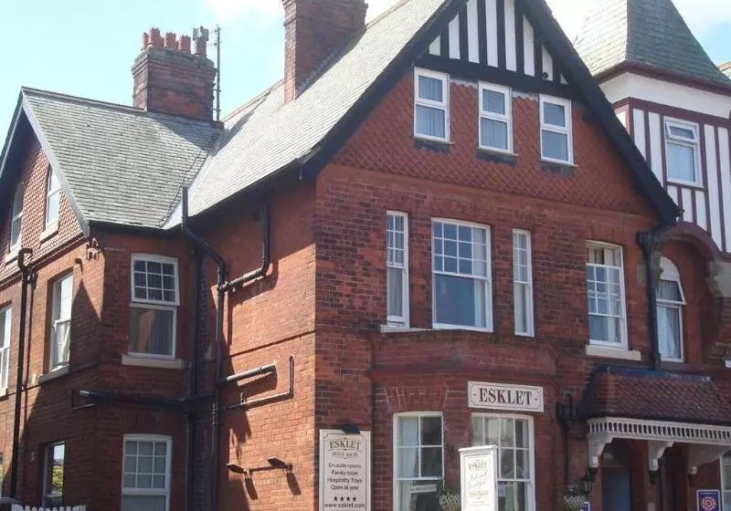 بنسيون Esklet Guest House