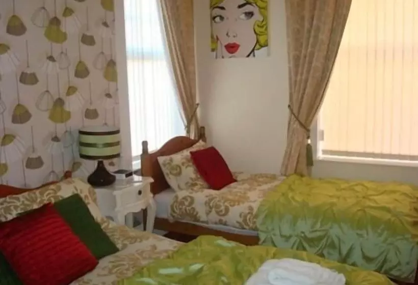 بنسيون Esklet Guest House