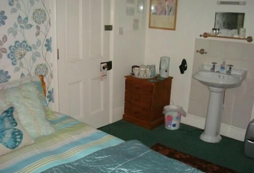 بنسيون Esklet Guest House