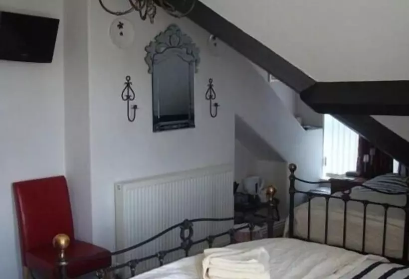 بنسيون Esklet Guest House