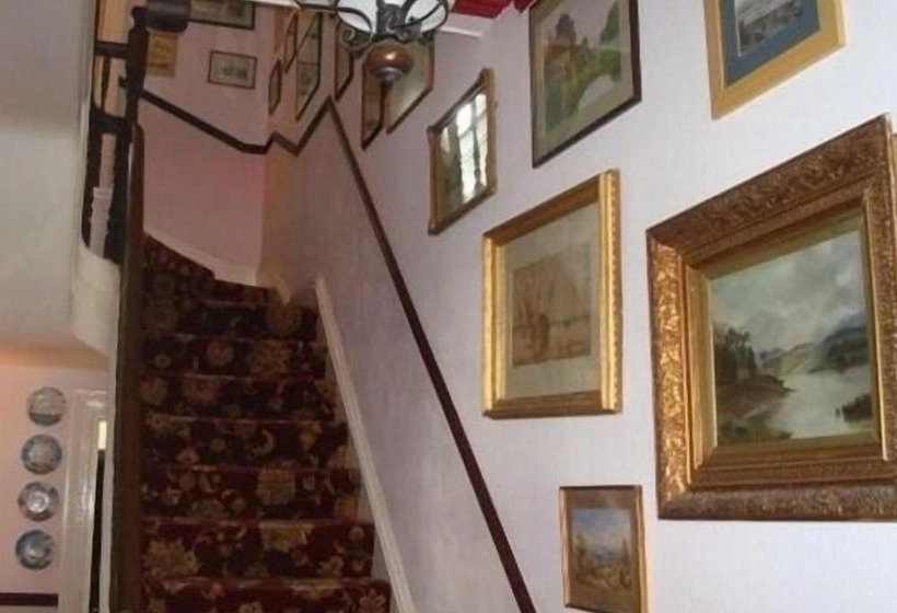 بنسيون Esklet Guest House