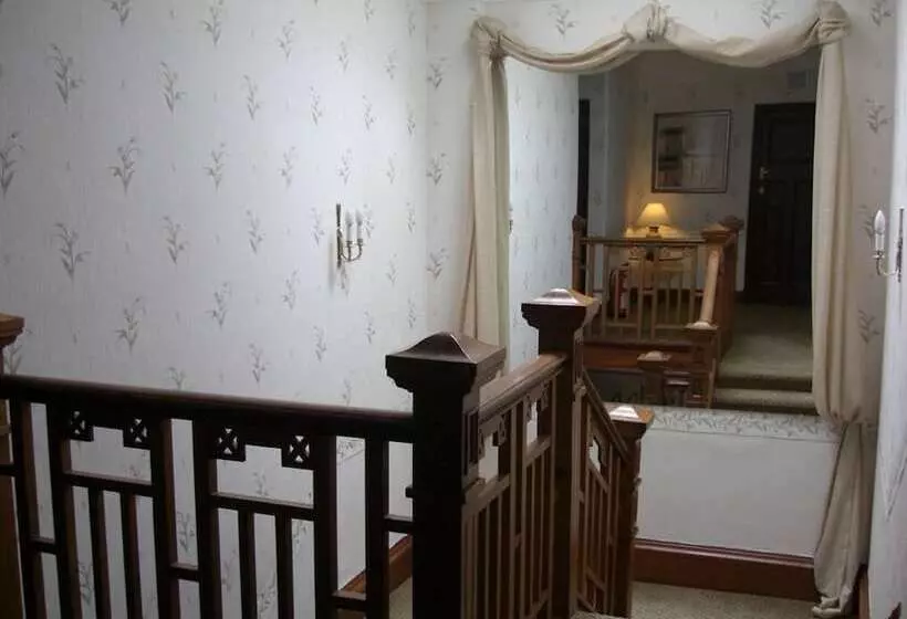 پانسیون Hamilton House