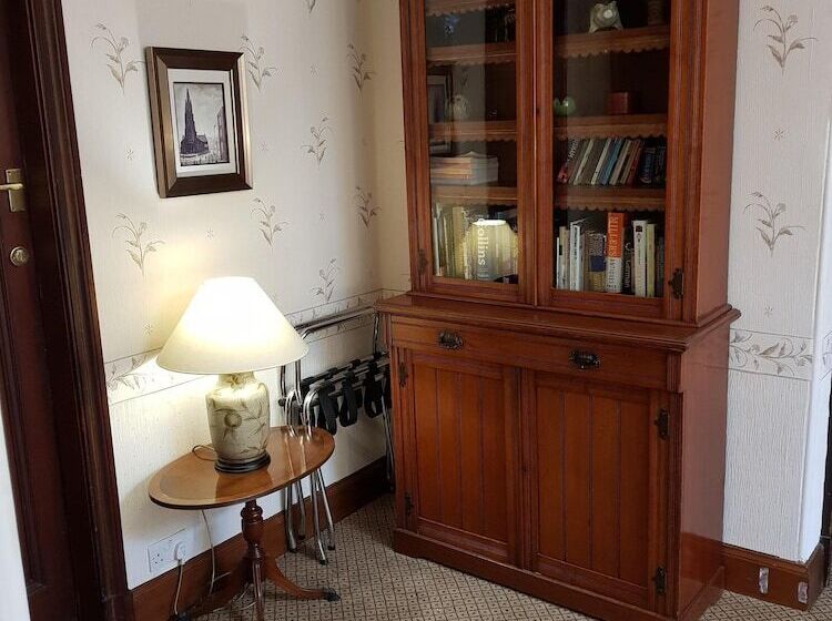 بنسيون Hamilton House