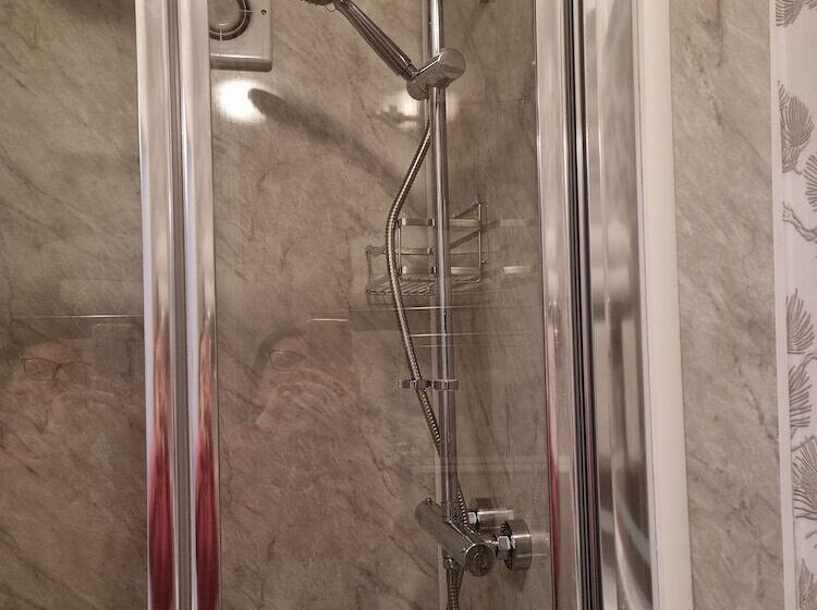 Пансион Mostyn House