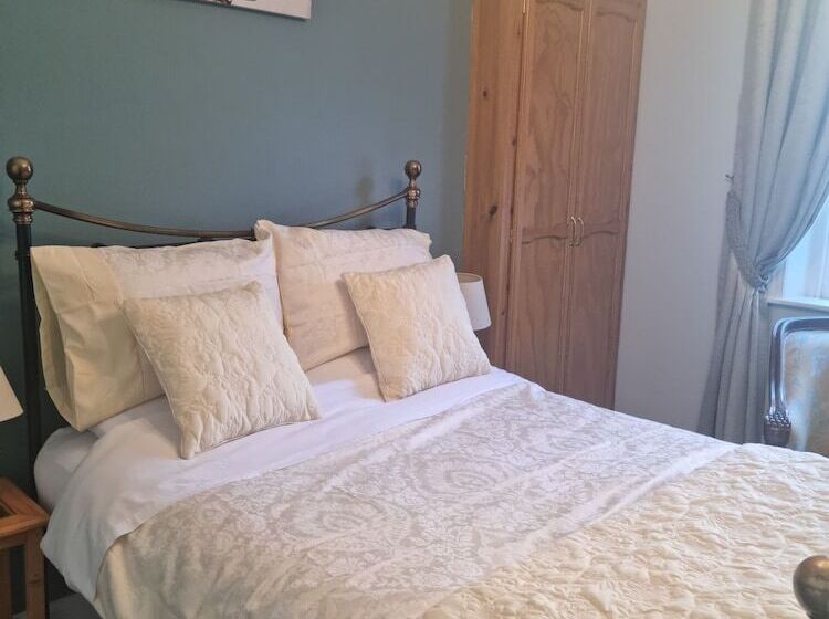 Пансион Mostyn House