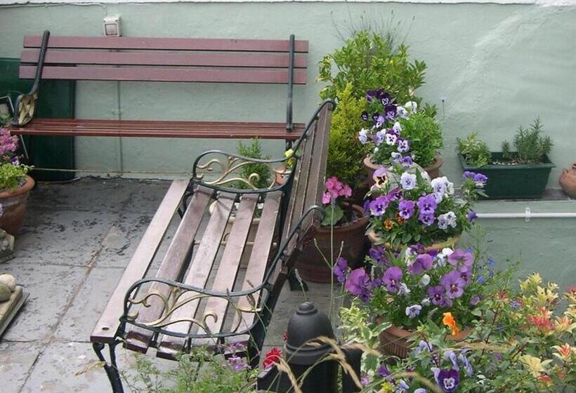 Пансион Mostyn House