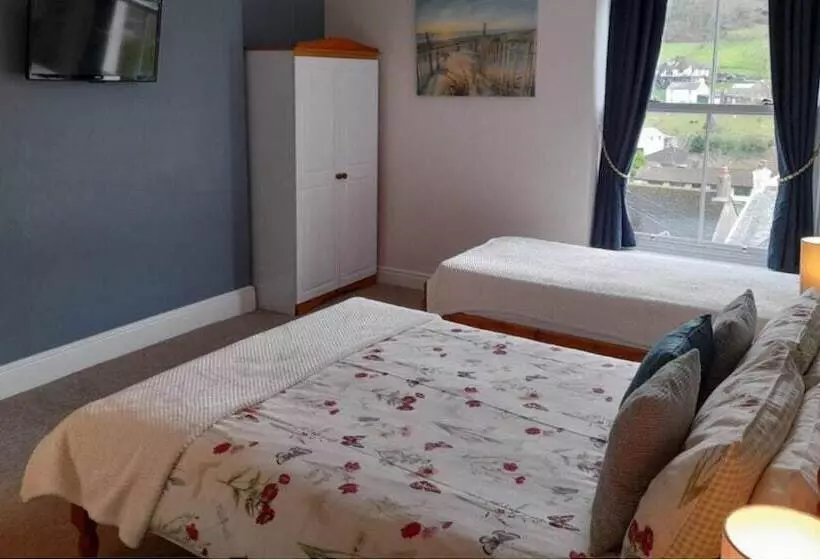 Pensão Saffron House