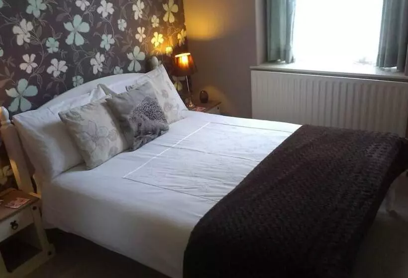 Pensão Saffron House