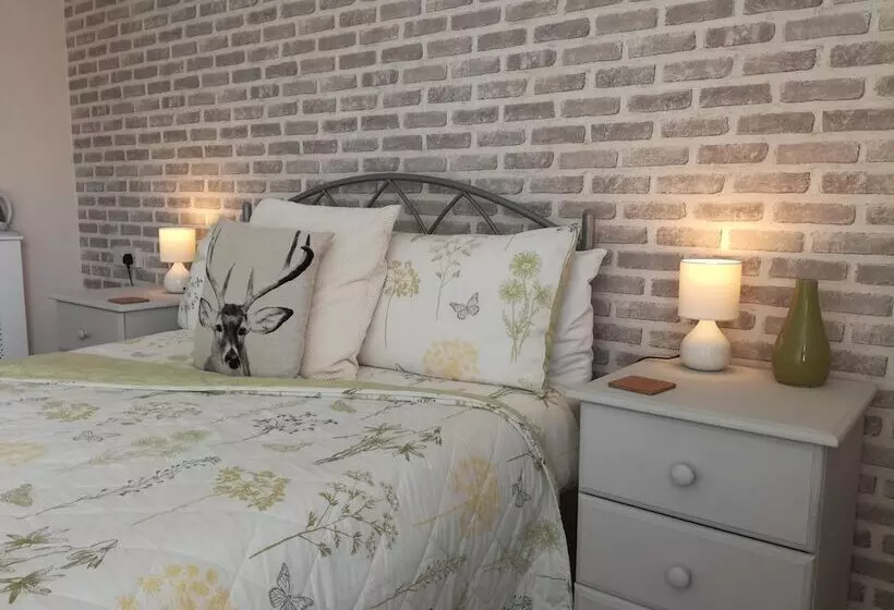 Pensão Saffron House