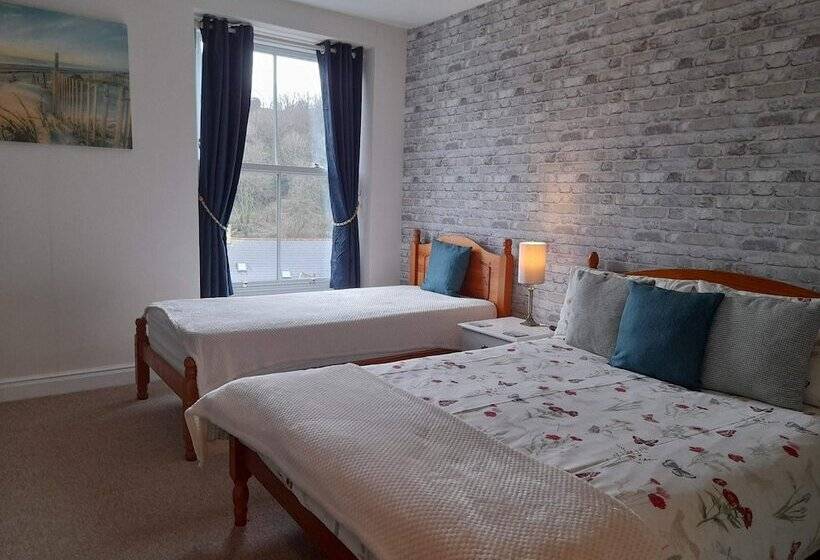 بنسيون Saffron House