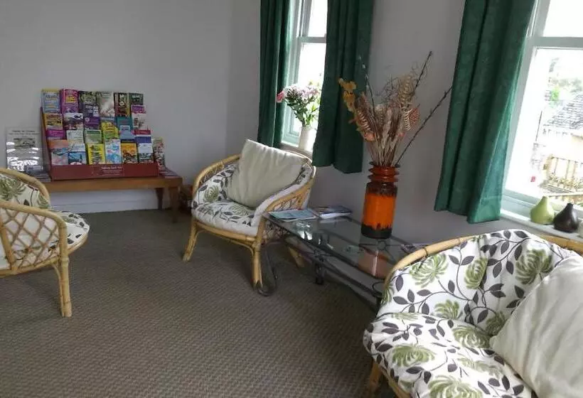 Pensão Saffron House