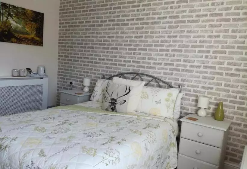 Pensão Saffron House