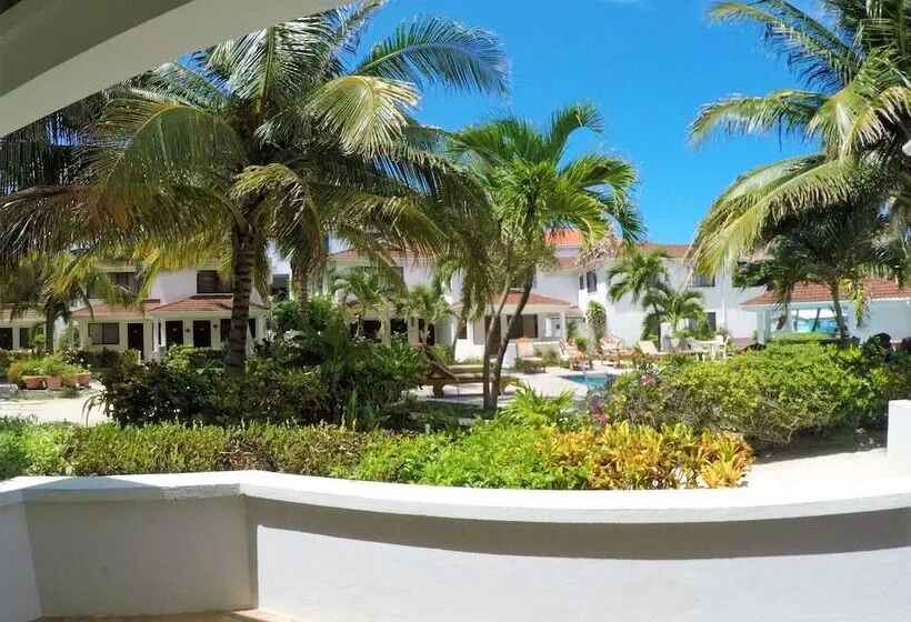 リゾートホテル Tradewinds Paradise Villas