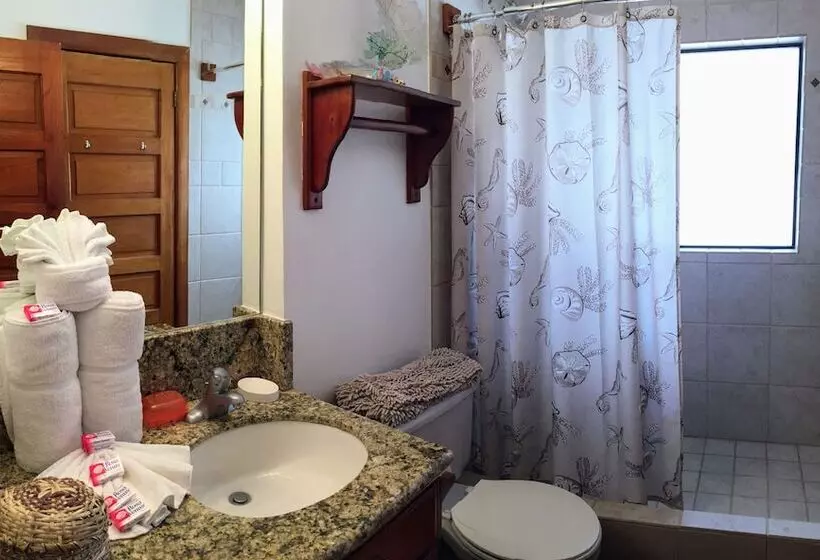 リゾートホテル Tradewinds Paradise Villas