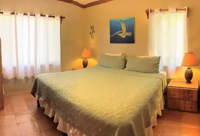 リゾートホテル Tradewinds Paradise Villas