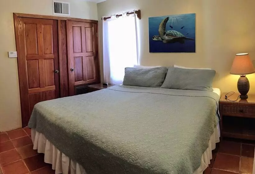 リゾートホテル Tradewinds Paradise Villas