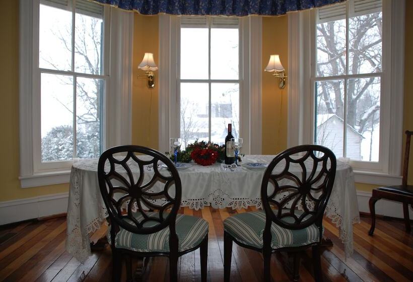 Rockwood Manor Bed & Breakfast