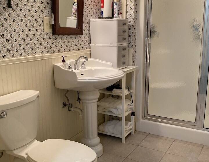 Rockwood Manor Bed & Breakfast