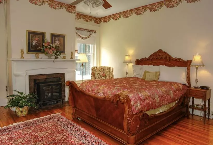 Rockwood Manor Bed & Breakfast