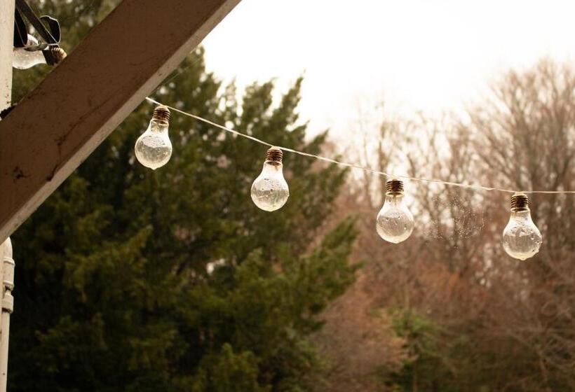 Stonehenge Hostel   Yha Affliated