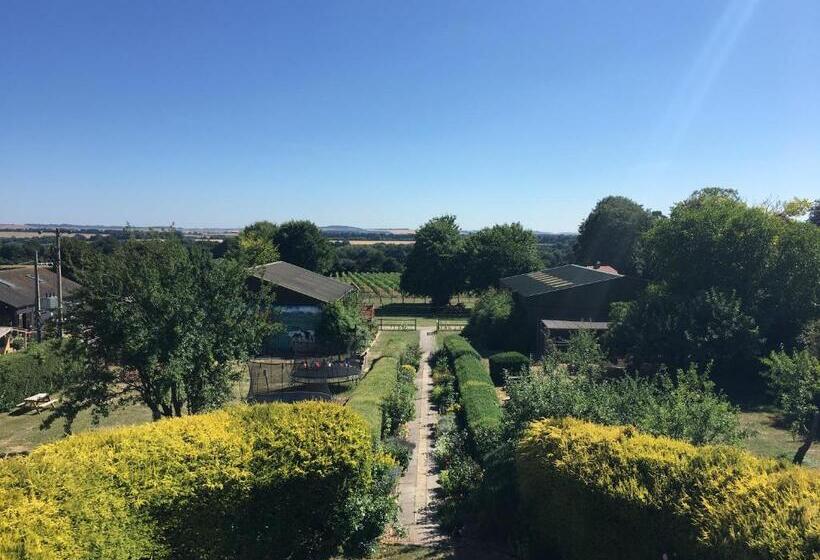 Stonehenge Hostel   Yha Affliated