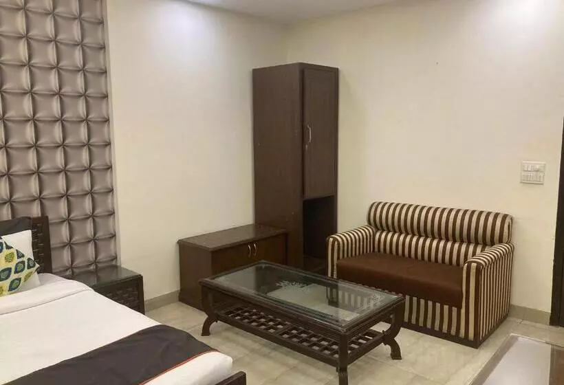 Hermitage By The Cosy Hotels Near Lotus Temple