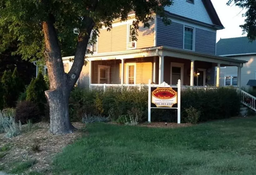 Vintage Charm Bed And Breakfast