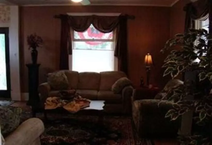 Vintage Charm Bed And Breakfast