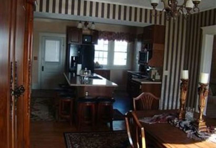 Vintage Charm Bed And Breakfast