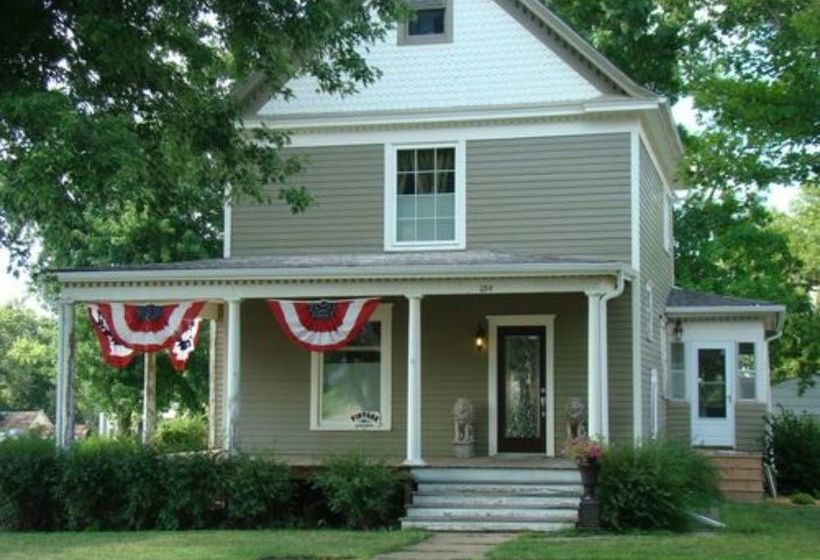 Vintage Charm Bed And Breakfast