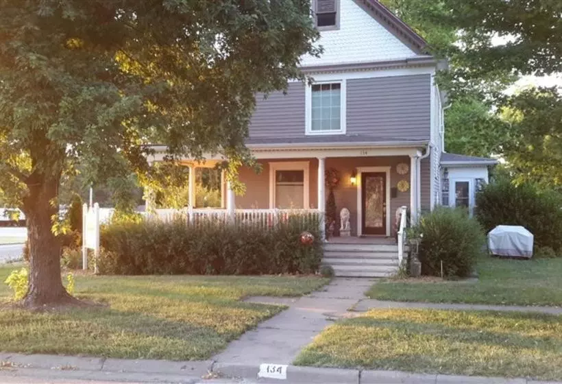 Vintage Charm Bed And Breakfast