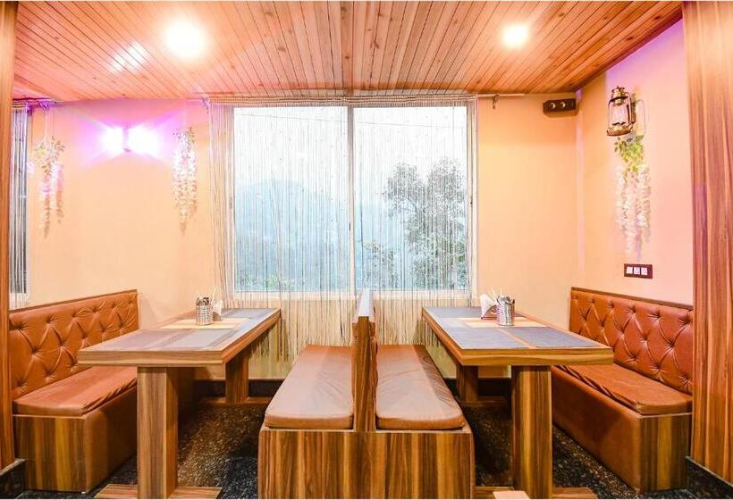 Fabhotel Rikhila S Regency