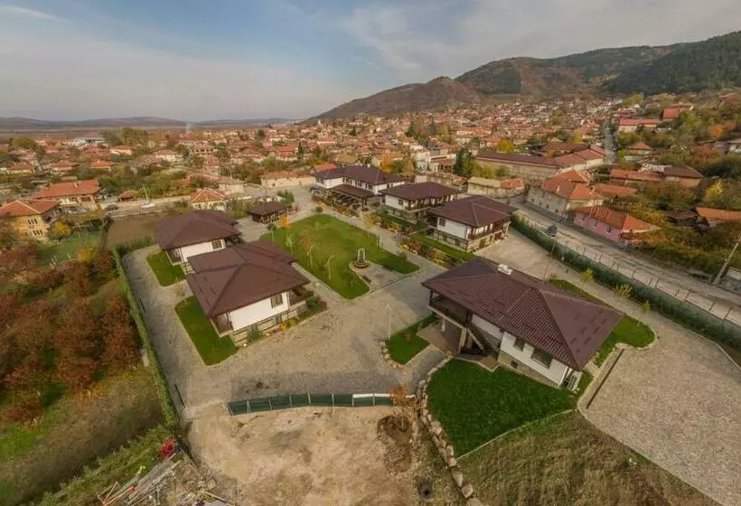 Hotel Complex Yustinavillas