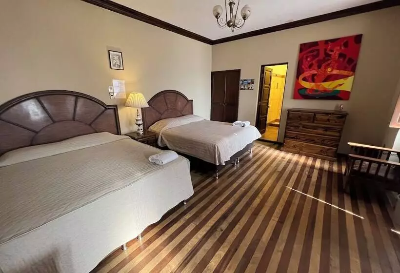 هتل La Culta Hostal & Casa Cultural