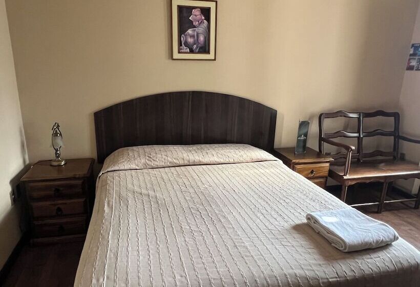 هتل La Culta Hostal & Casa Cultural