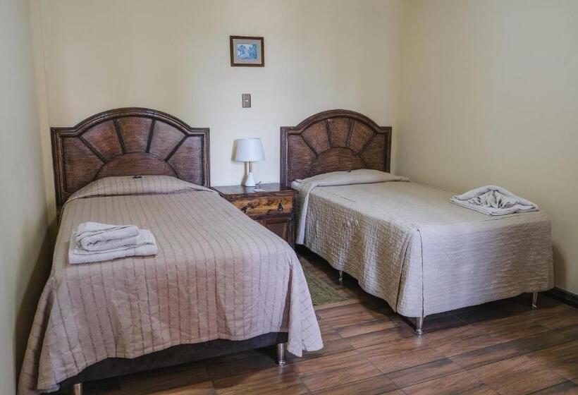 هتل La Culta Hostal & Casa Cultural