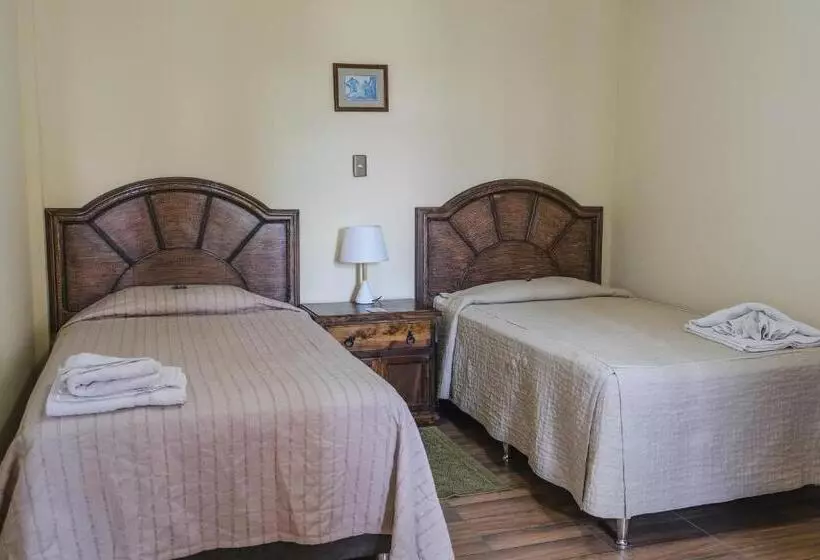 هتل La Culta Hostal & Casa Cultural