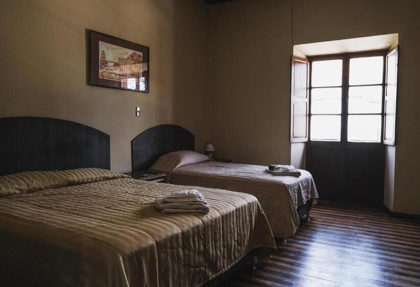 هتل La Culta Hostal & Casa Cultural