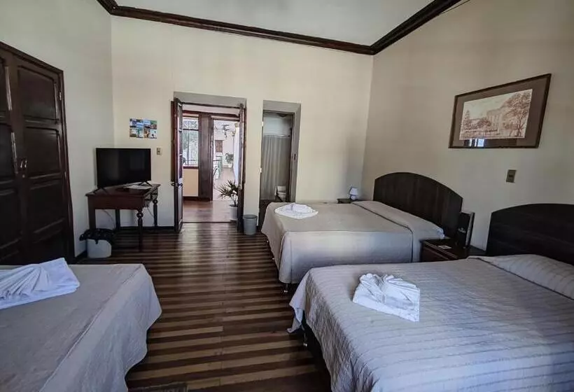 هتل La Culta Hostal & Casa Cultural